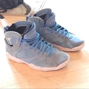 Jordan 7 Pantone